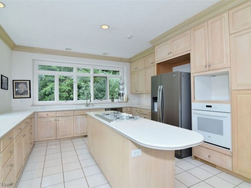 13540 Ledgebrook Lane, Chagrin Falls, OH 44022 Photo 8