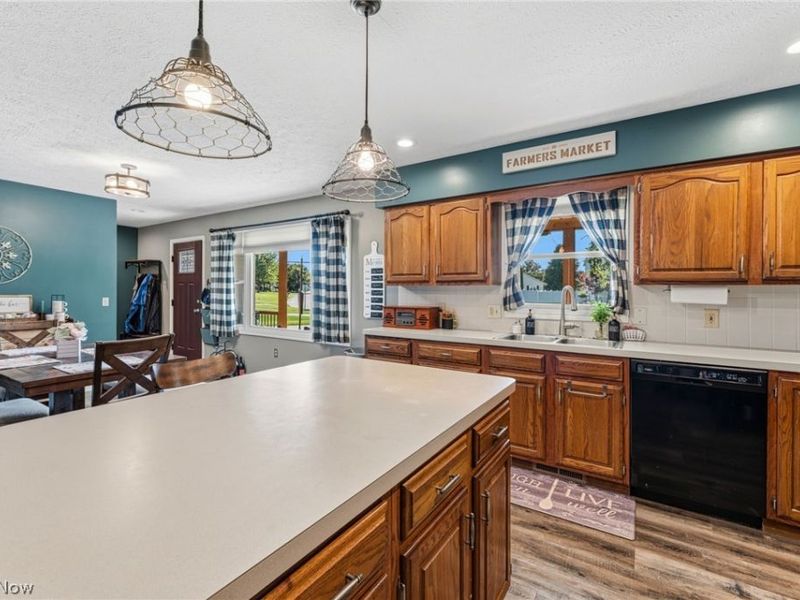 7391 Hidden Glen Drive, Amherst, OH 44001 Photo 14