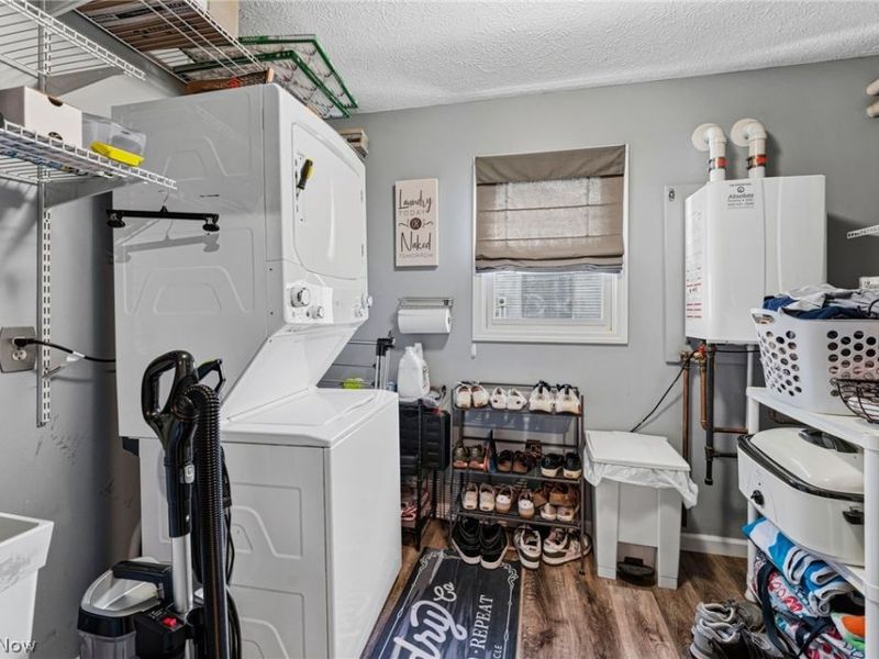7391 Hidden Glen Drive, Amherst, OH 44001 Photo 22