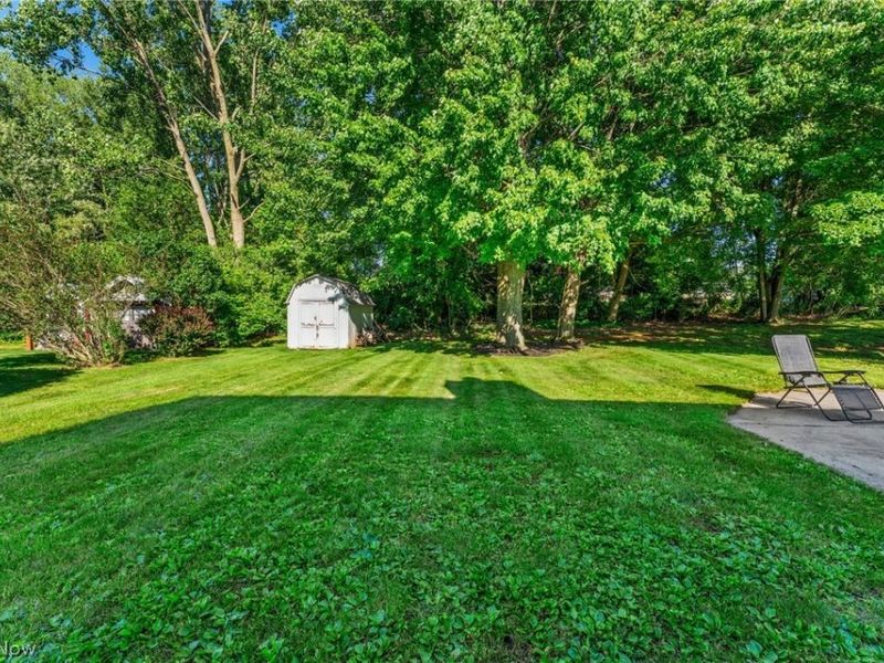 7391 Hidden Glen Drive, Amherst, OH 44001 Photo 7