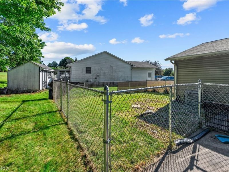 7391 Hidden Glen Drive, Amherst, OH 44001 Photo 9