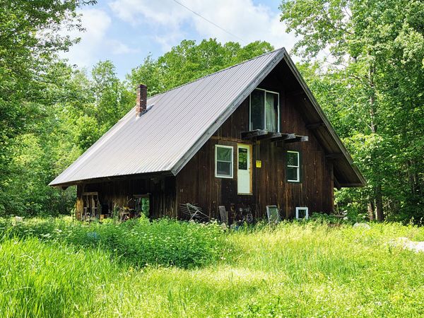 10 Amber Lane , Hudson, ME 04449