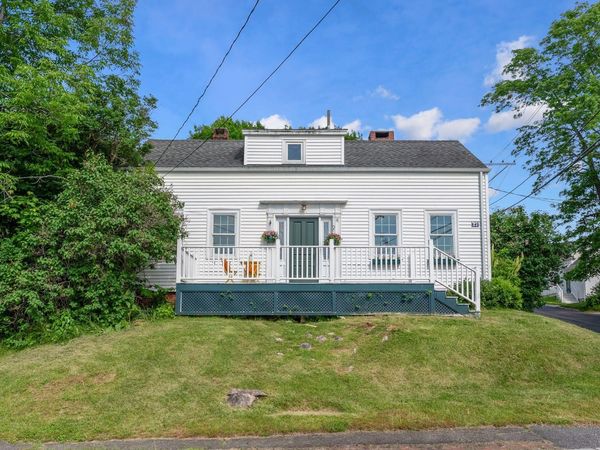 27 Pleasant Street , Wiscasset, ME 04578