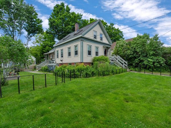1 Cross Street , Richmond, ME 04357