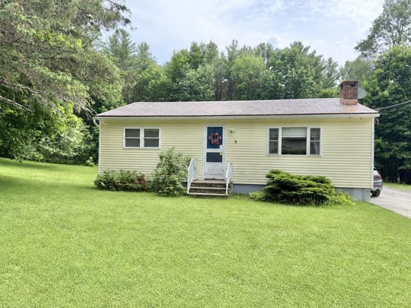 5 Boulder Avenue, Paris, ME 04281