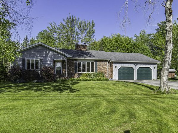 30 Saratoga Avenue , Bangor, ME 04401