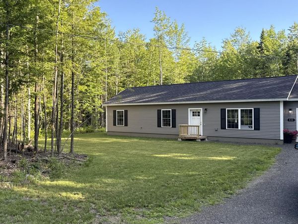 522 Avenue Road , Levant, ME 04456
