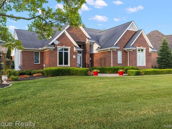 5675 Golf Pointe Drive, Clarkston, Mi 48348