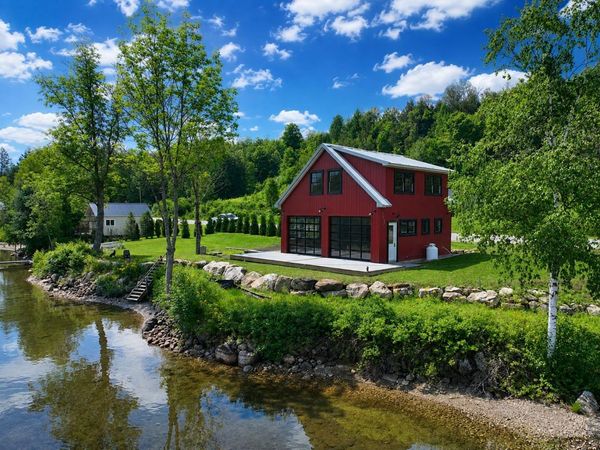 1027 South Barton Road, Barton, VT 05822