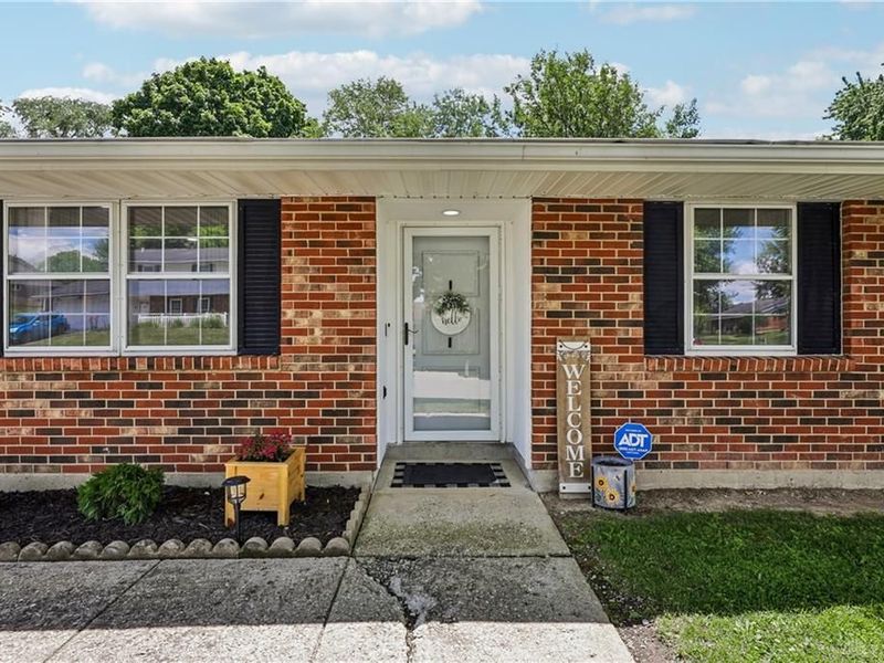 4916 Arrowview Drive, Huber Heights, OH 45424 Photo 5