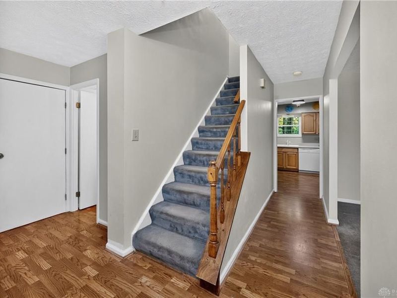 621 Glensprings Drive, Springdale, OH 45246 Photo 9