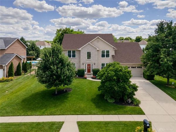 2135 Wedgewood Drive, Beavercreek, OH 45434