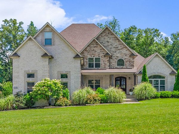 1130 Reda Dr , Clarksville, TN 37042