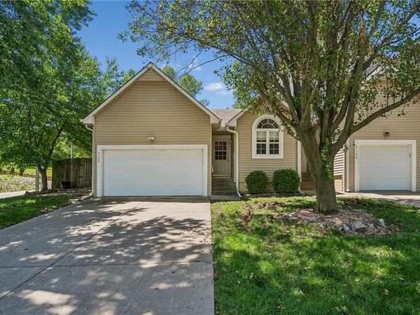 7102 N Kingston Court, Unit A, Gladstone, MO 64119