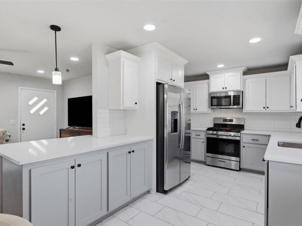 1402 S Miles Avenue, El Reno, OK 73036