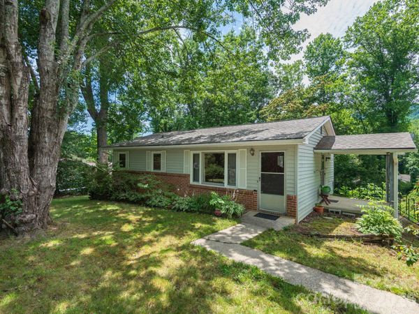807 N Cherokee Avenue, Black Mountain, NC 28711
