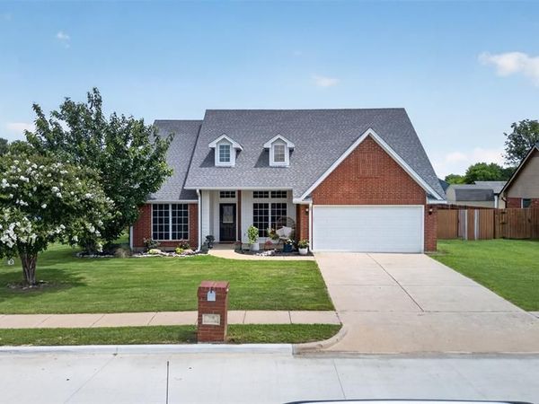 100 Radecke Road, Krum, TX 76249