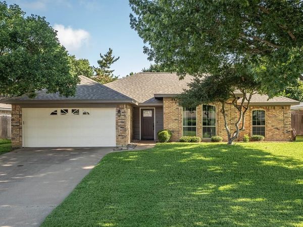 2926 Cripple Creek Trail, Grapevine, TX 76051