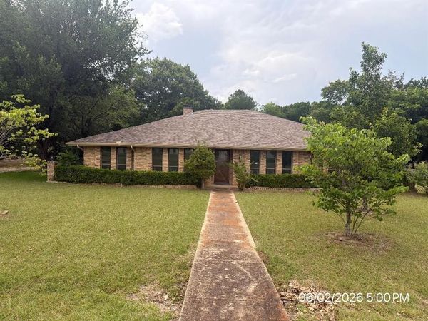 103 Red Bud Court, Oak Leaf, TX 75154