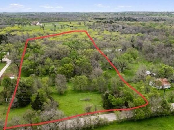 266 Beaver RD, Elgin, TX 78621