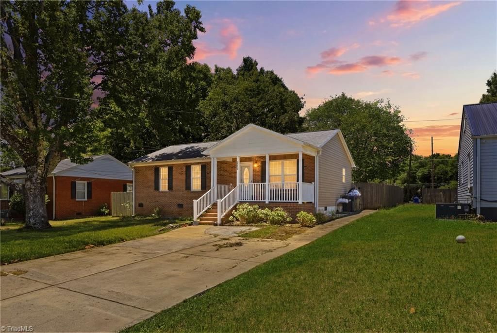 255 W 7th Street, Lexington, NC 27295 Main Photo