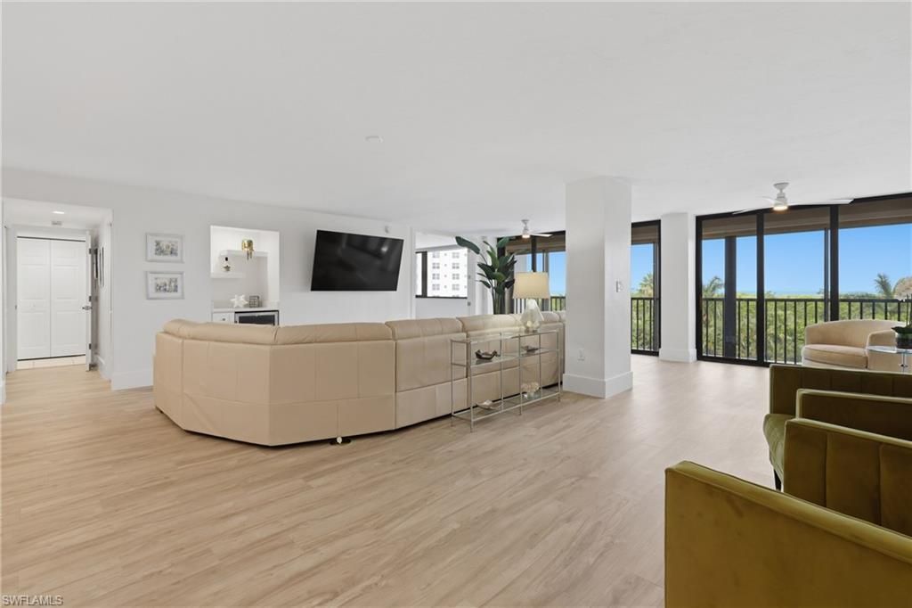 5601 Turtle Bay Dr, Unit 302, Naples, FL 34108 Photo