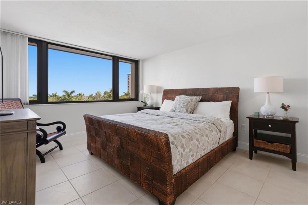 5601 Turtle Bay Dr, Unit 302, Naples, FL 34108 Photo