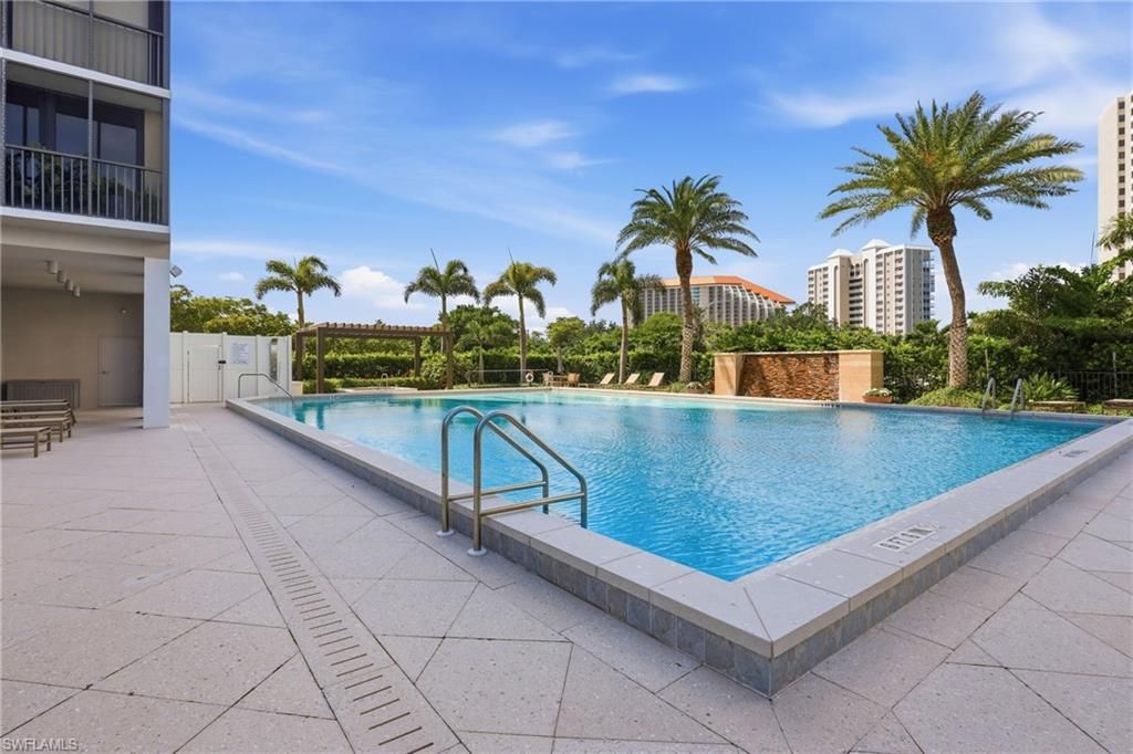 5601 Turtle Bay Dr, Unit 302, Naples, FL 34108 Photo