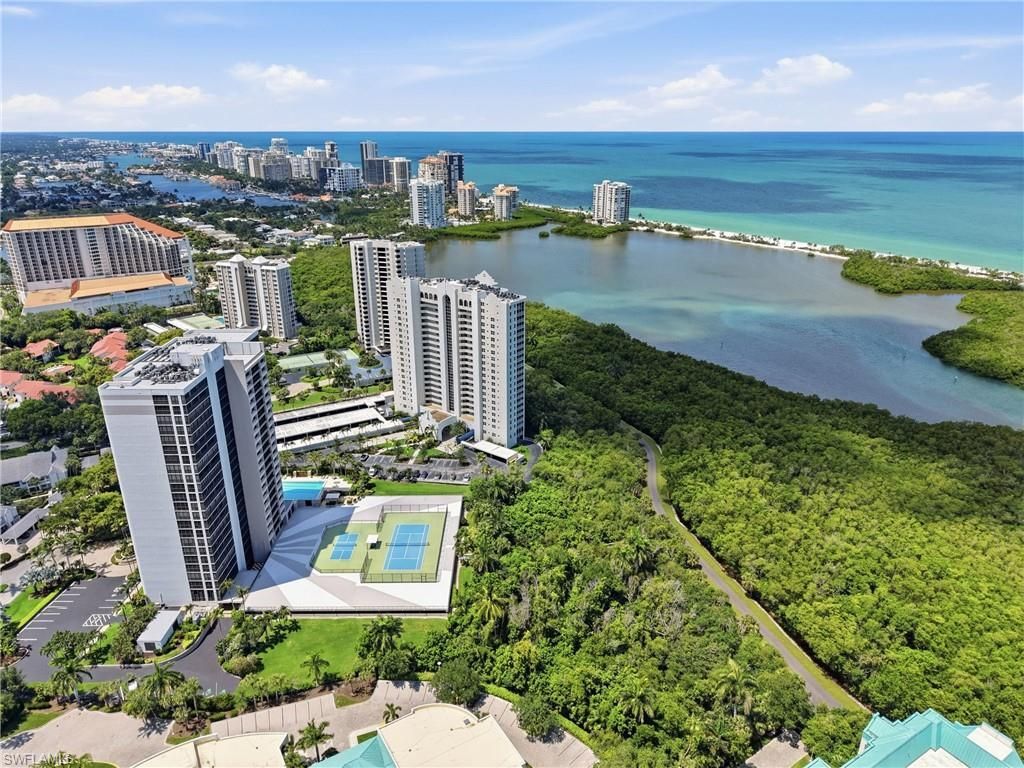 5601 Turtle Bay Dr, Unit 302, Naples, FL 34108 Photo