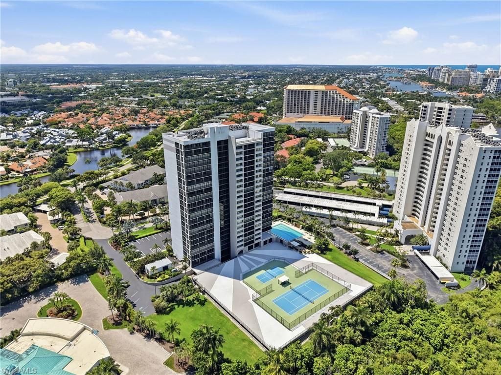 5601 Turtle Bay Dr, Unit 302, Naples, FL 34108 Photo