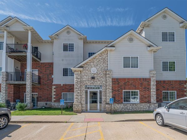 6255 Beechtree Drive, Unit 4205, West Des Moines, IA 50266