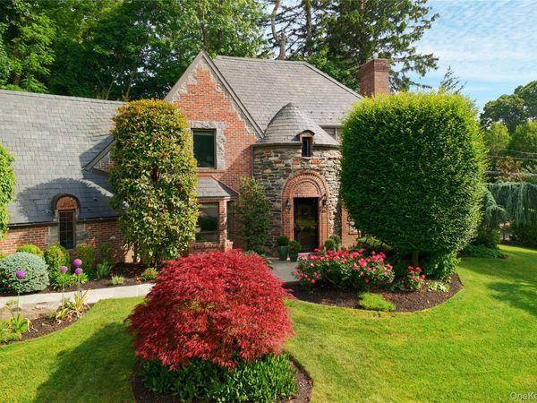 134 Old Mill Road , Manhasset, NY 11030