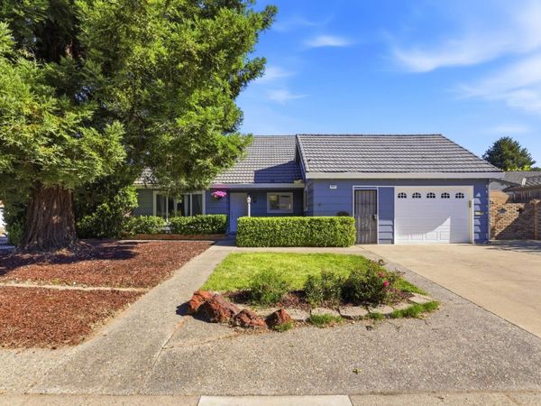 8077 Caribbean Way, Sacramento, CA 95826
