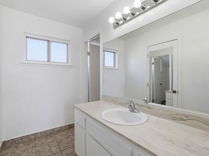 8077 Caribbean Way, Sacramento, CA 95826 Photo