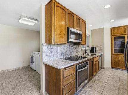 8077 Caribbean Way, Sacramento, CA 95826 Photo
