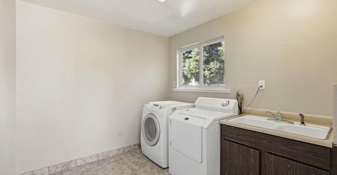 8077 Caribbean Way, Sacramento, CA 95826 Photo