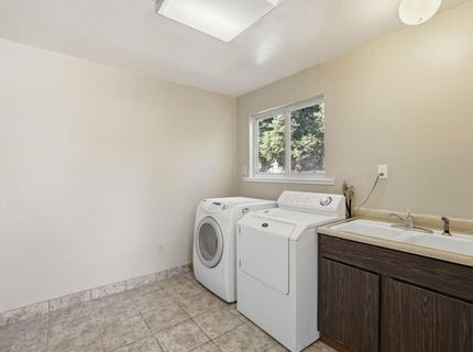 8077 Caribbean Way, Sacramento, CA 95826 Photo
