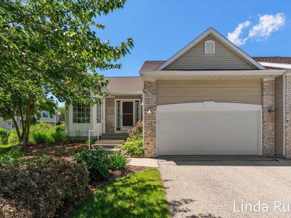 3912 Pemberton Drive SE, Unit 45, Grand Rapids, MI 49508