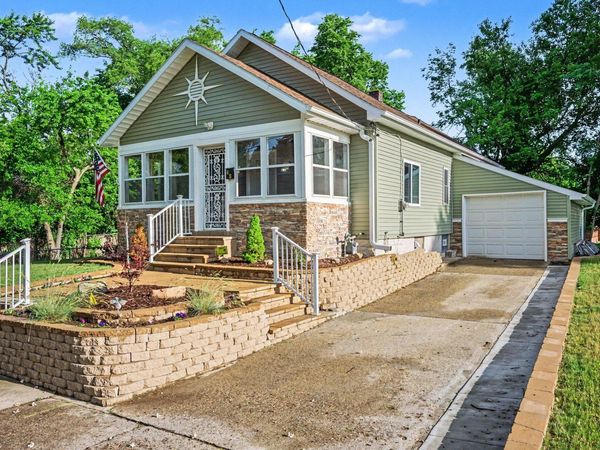 68 W Baldwin Avenue W, Battle Creek, MI 49037