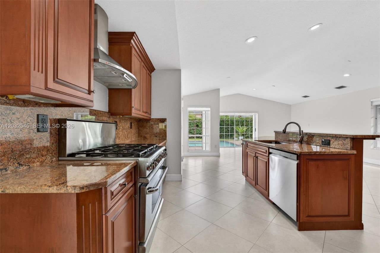 8224 SW 178th Ter, Palmetto Bay, FL 33157 Photo