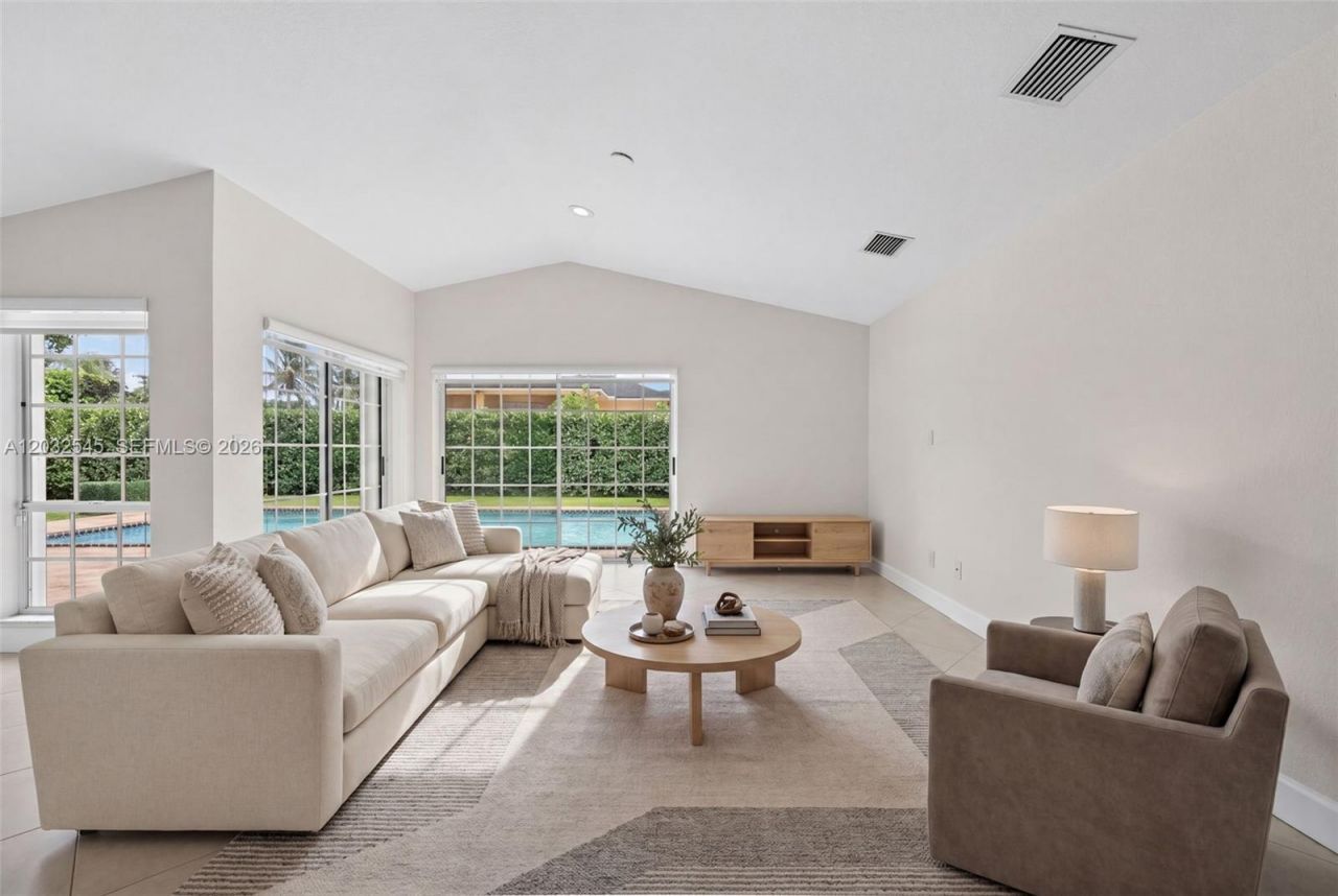 8224 SW 178th Ter, Palmetto Bay, FL 33157 Photo