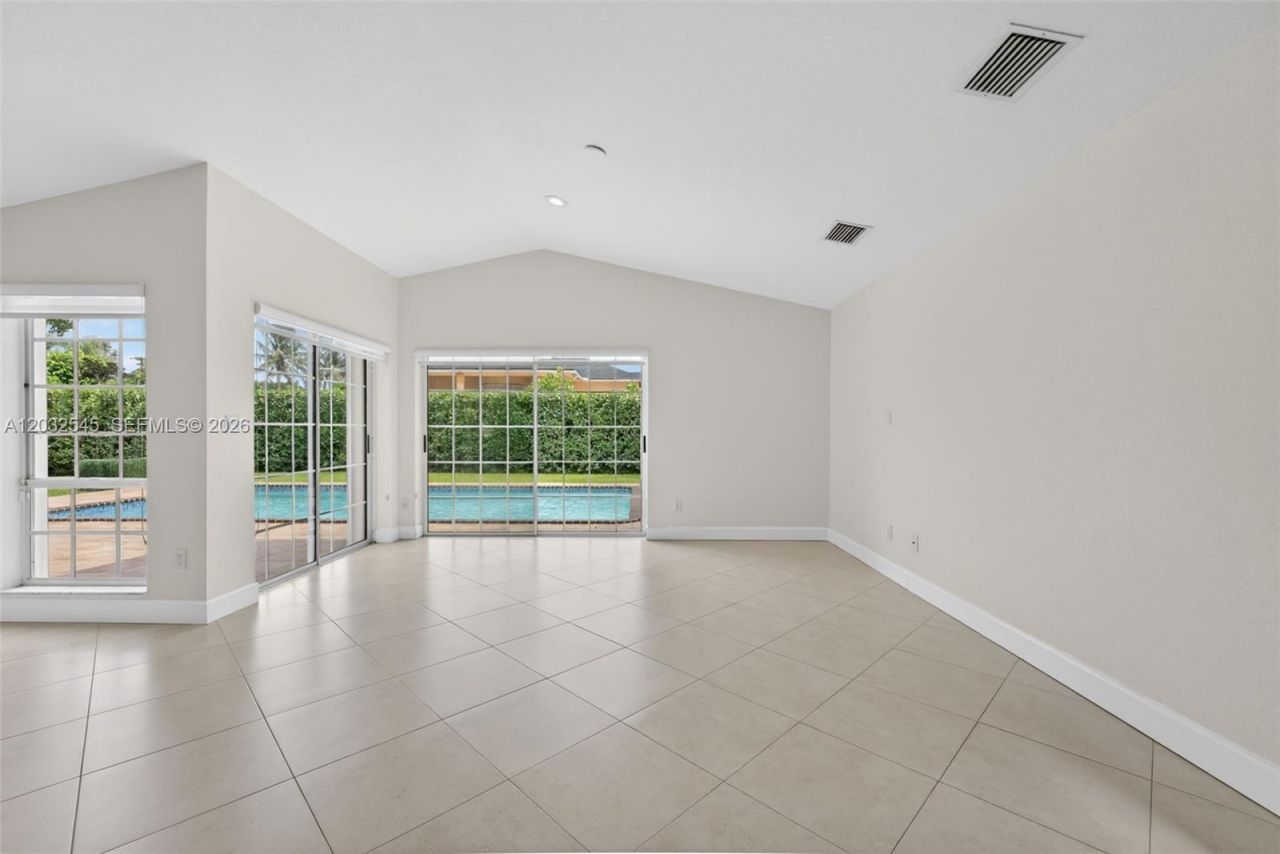 8224 SW 178th Ter, Palmetto Bay, FL 33157 Photo