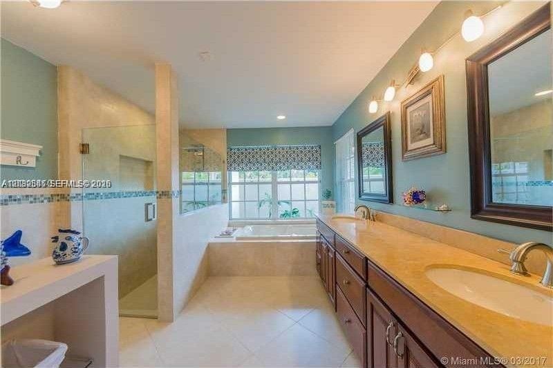 8224 SW 178th Ter, Palmetto Bay, FL 33157 Photo