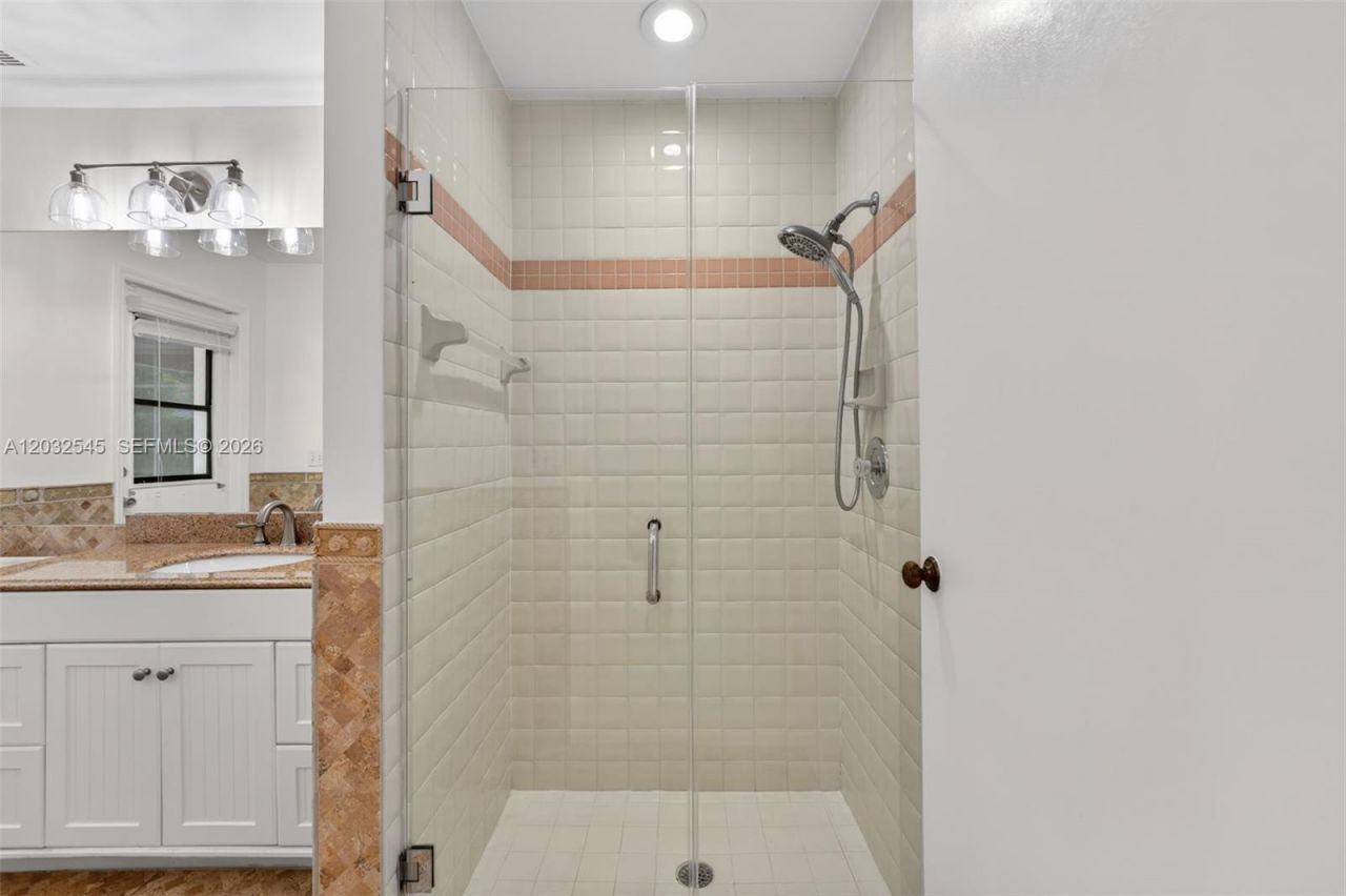 8224 SW 178th Ter, Palmetto Bay, FL 33157 Photo