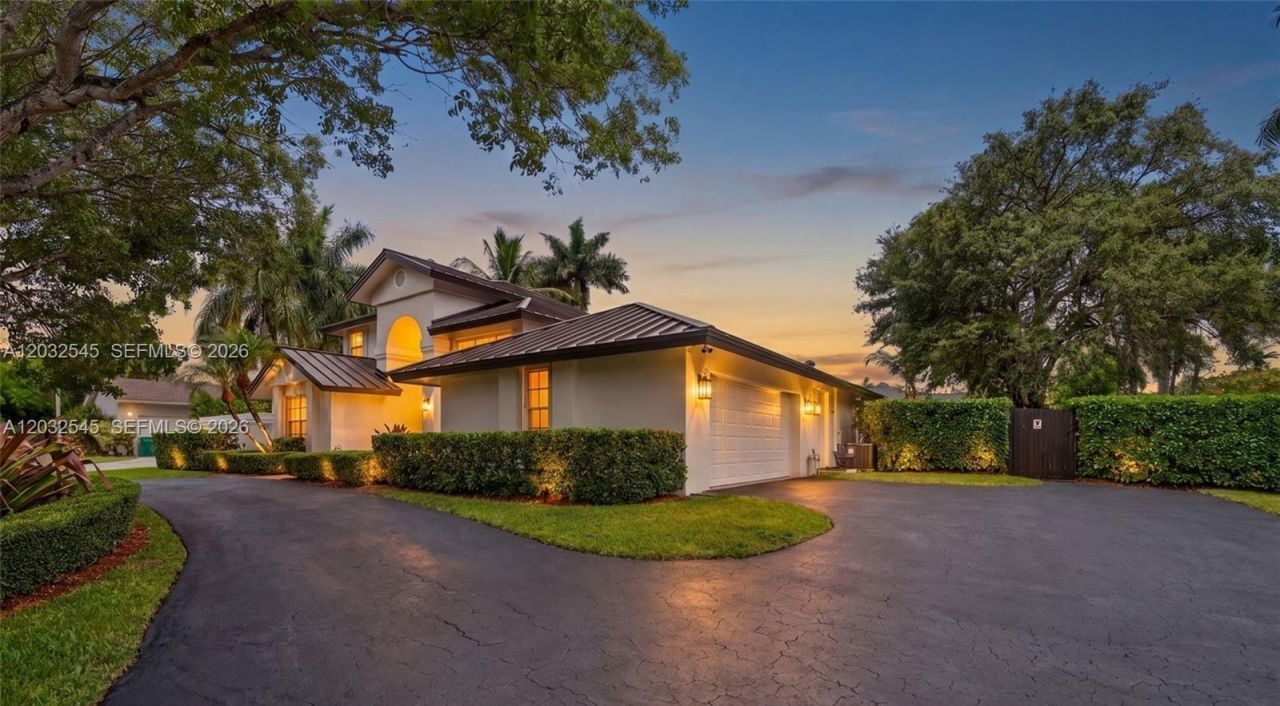 8224 SW 178th Ter, Palmetto Bay, FL 33157 Photo