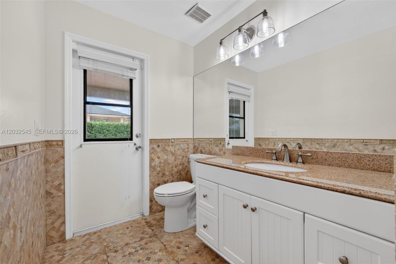 8224 SW 178th Ter, Palmetto Bay, FL 33157 Photo