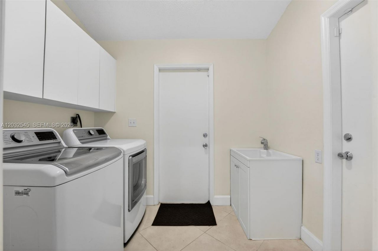 8224 SW 178th Ter, Palmetto Bay, FL 33157 Photo
