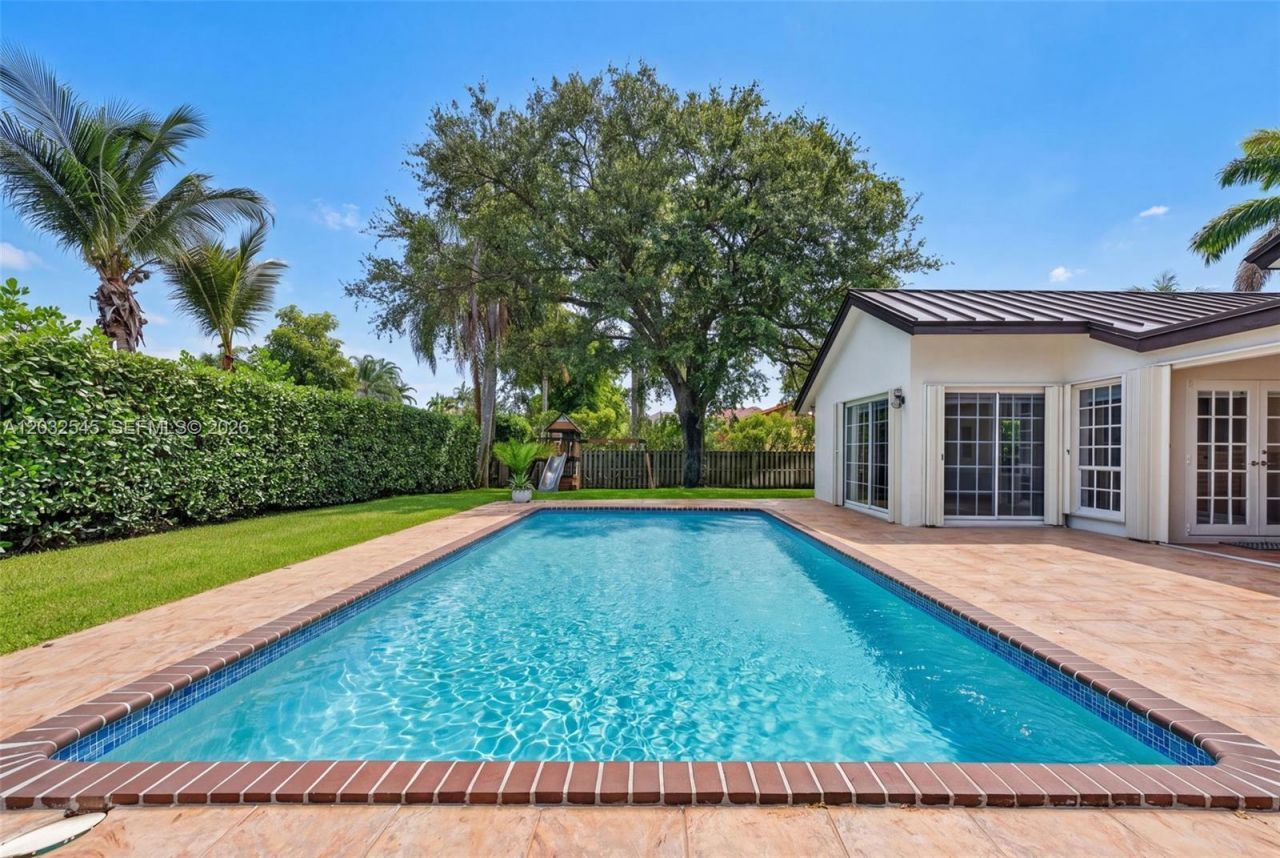8224 SW 178th Ter, Palmetto Bay, FL 33157 Photo