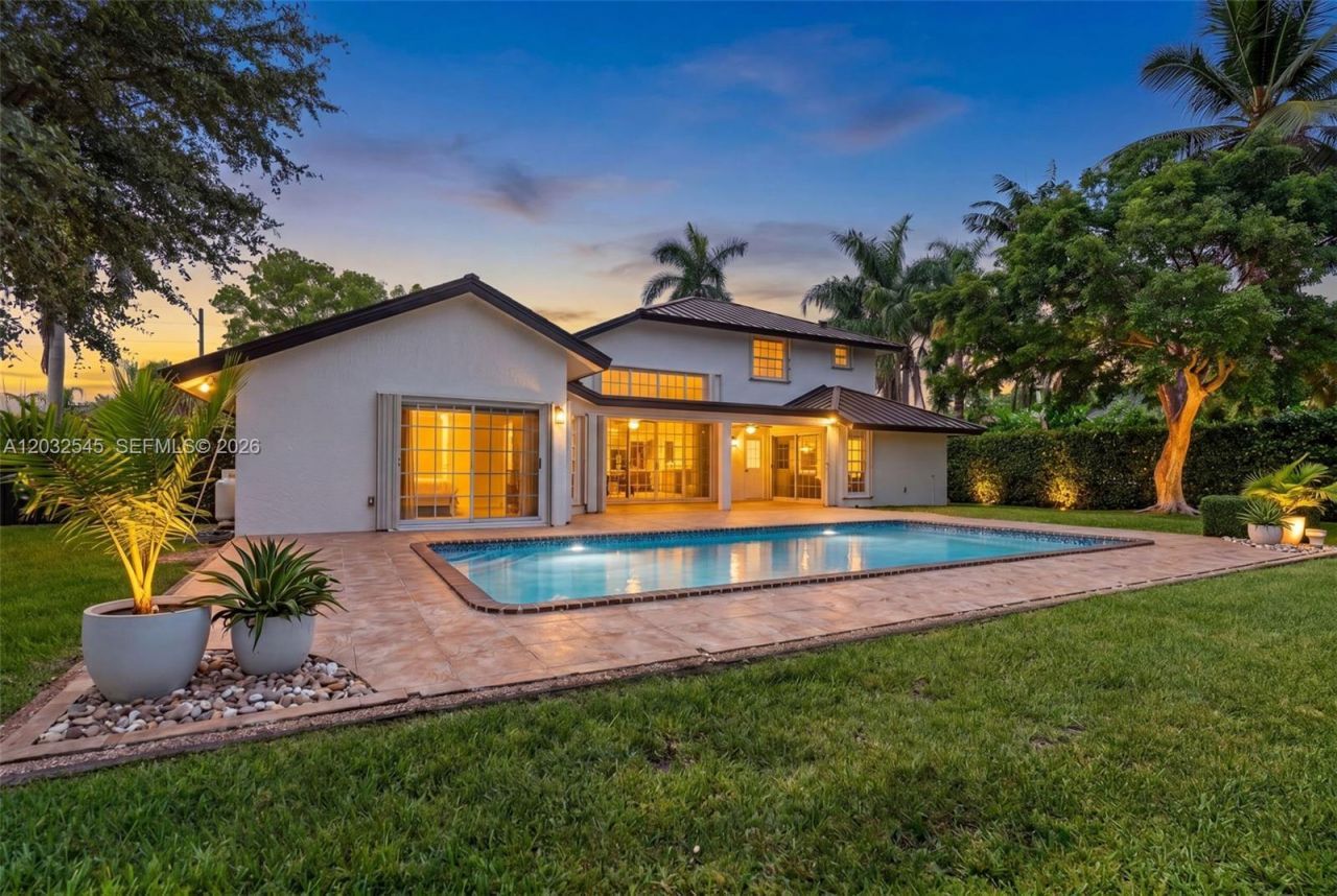 8224 SW 178th Ter, Palmetto Bay, FL 33157 Photo
