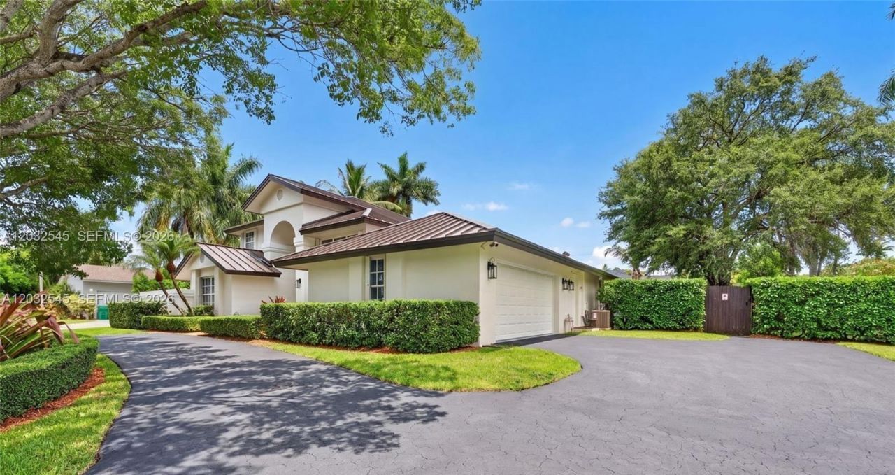 8224 SW 178th Ter, Palmetto Bay, FL 33157 Photo